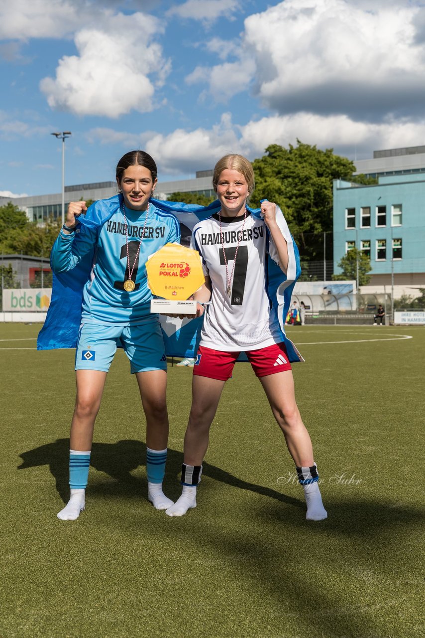 Bild 197 - wBJ Lotto Pokal Finale  Eimsbuetteler TV - Hamburger SV : Ergebnis: 0:3